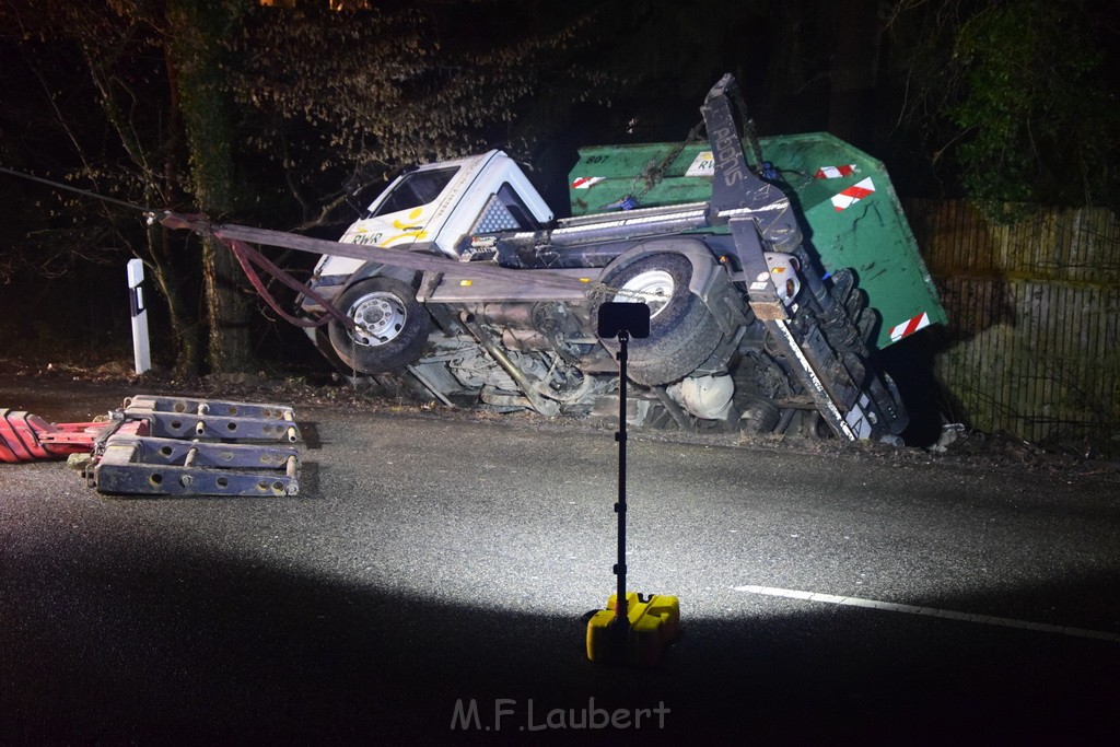 Container LKW umgestuerzt Koeln Brueck Bruecker- Dellbruecker Mauspfad P144.JPG - Miklos Laubert